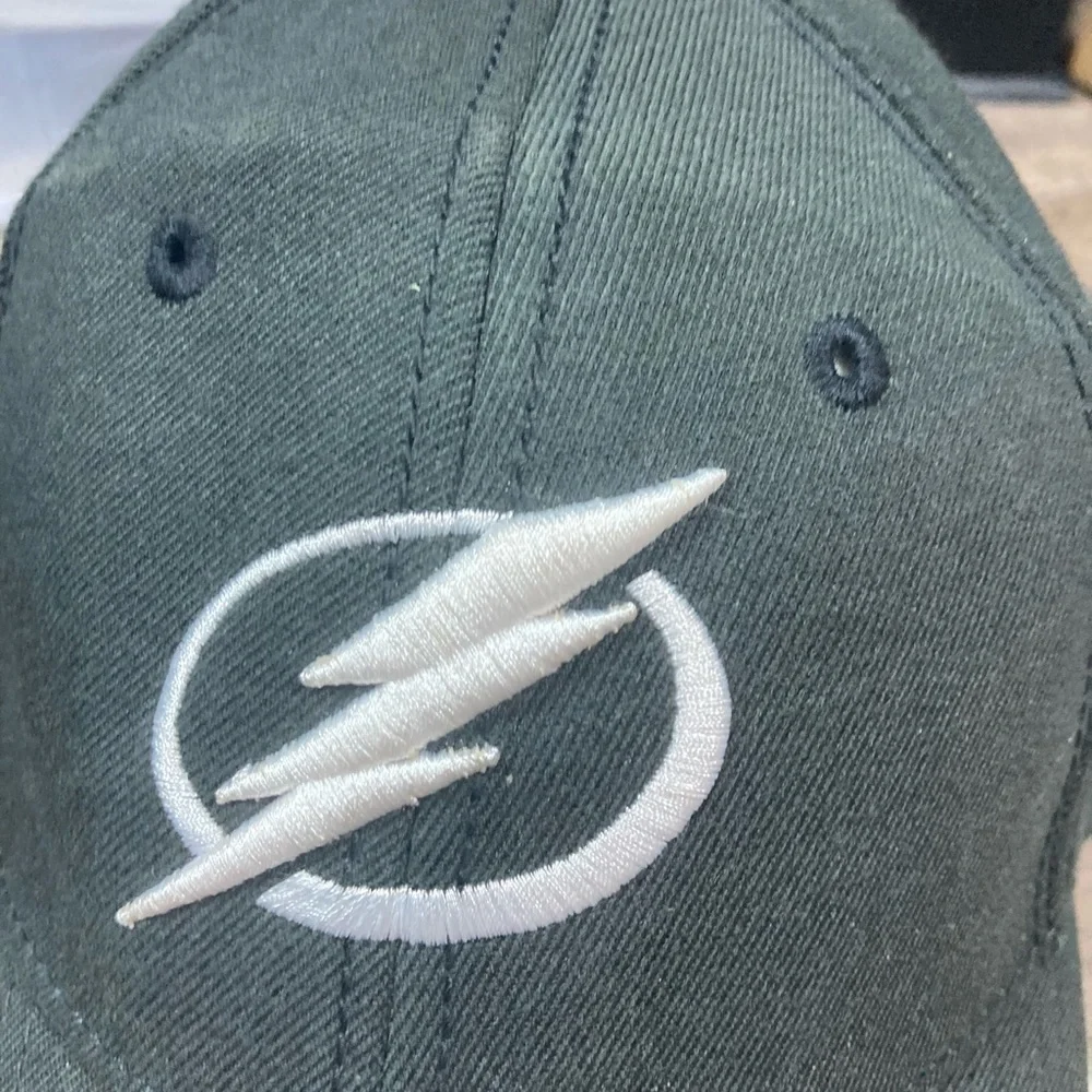 New Era Tampa Bay Lightning NHL Team Trucker Cap Men XL Black HOCKEY Sports Hat